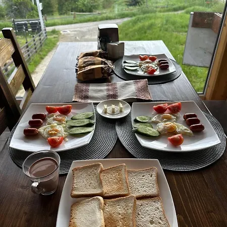 White House Hotel Yablunytsya