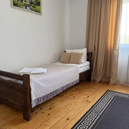 White House * Yablunytsya